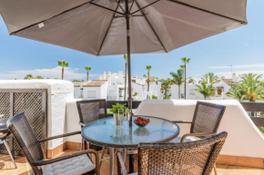 2 bedroom apt close to the sea